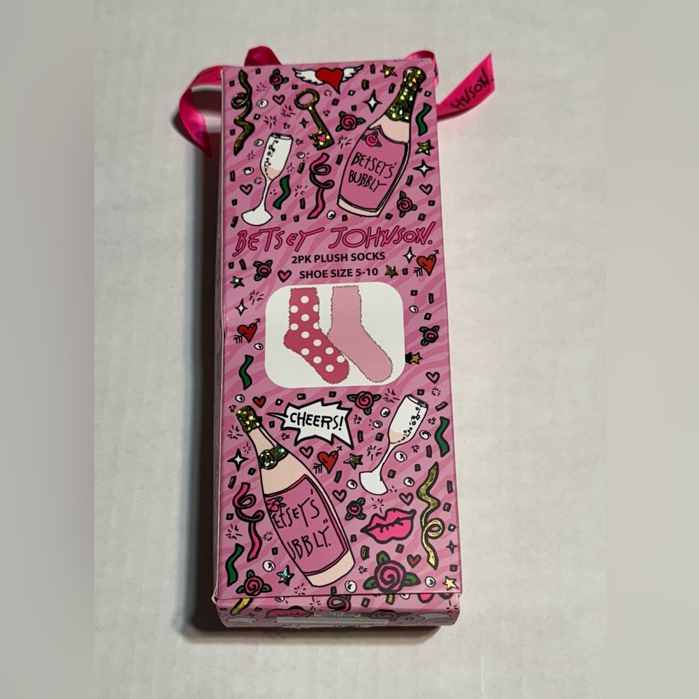 Betsey Johnson NWT Women’s Size 5-10 Two Pack Pink Polka Dot & Solid Plush Socks - Picture 2 of 6